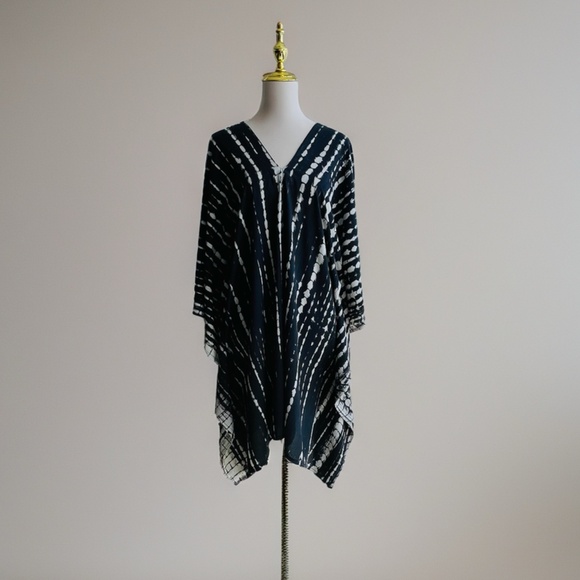 0128 / Black and White  Short Kaftan, Rayon Caftan - Picture 8 of 13